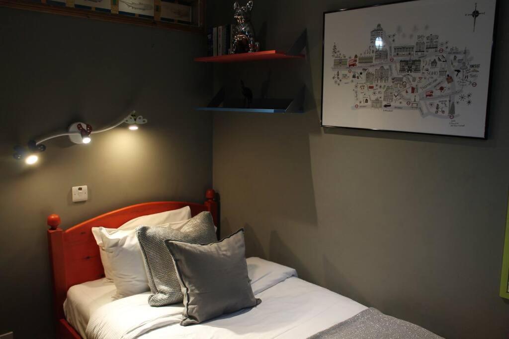 Appartement Artistic And Soulful Carnaby Street Movie Pad à Londres Extérieur photo